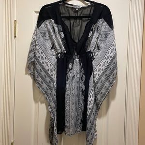 Tramp black and white print bathing suit coverup size L